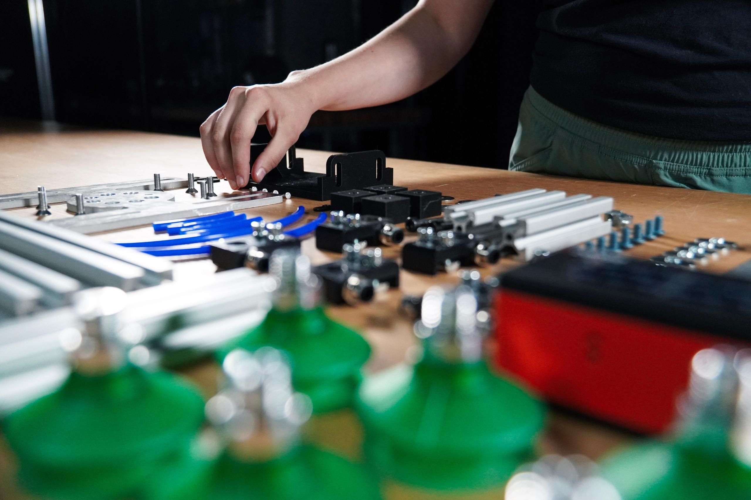 Modular parts for robot end effector
